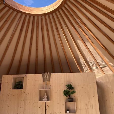 Yary Yurt Hotel Všeruby Kültér fotó
