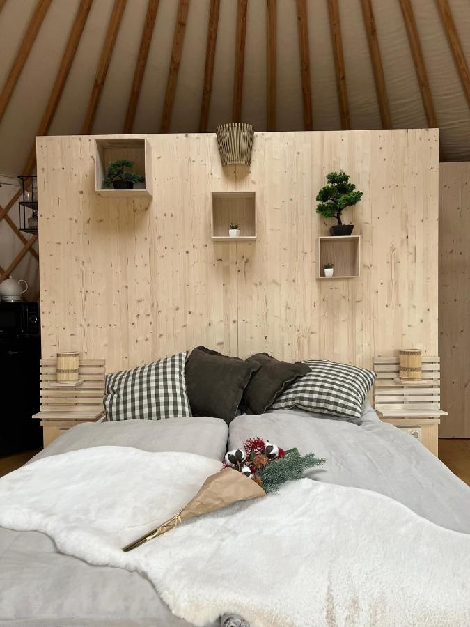 Yary Yurt Hotel Všeruby Kültér fotó