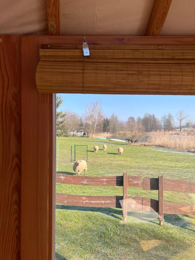 Yary Yurt Hotel Všeruby Kültér fotó